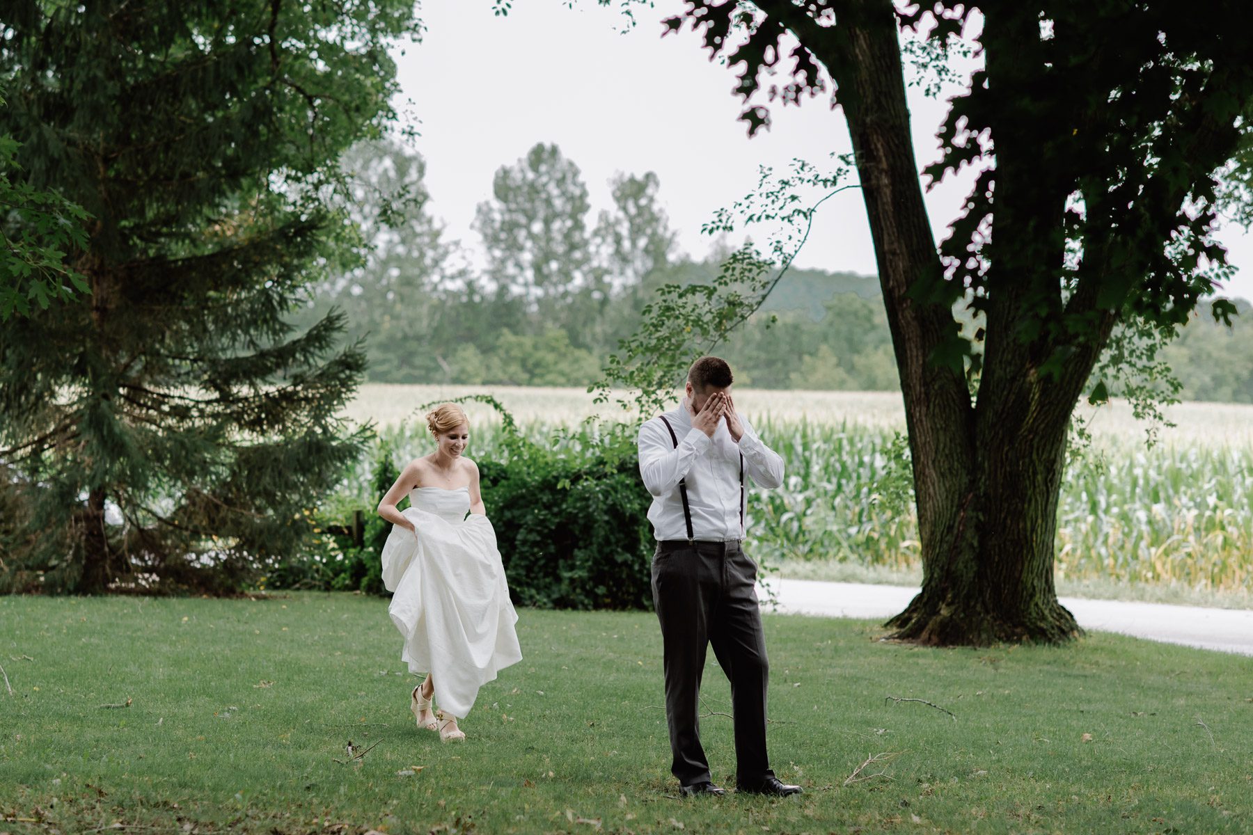 couples first look on the farm
