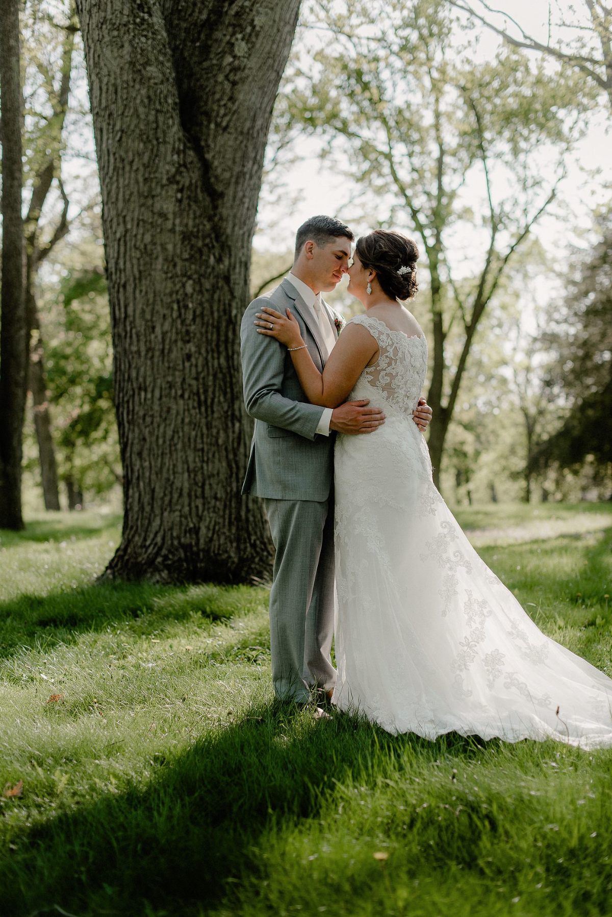 Wisconsin spring wedding bride and groom portraits
