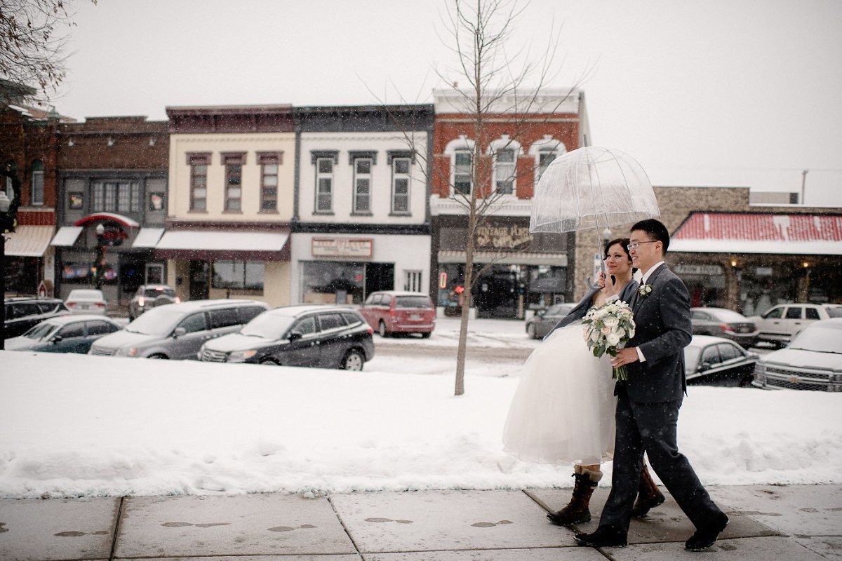 Winter wedding in Baraboo Wisconsin