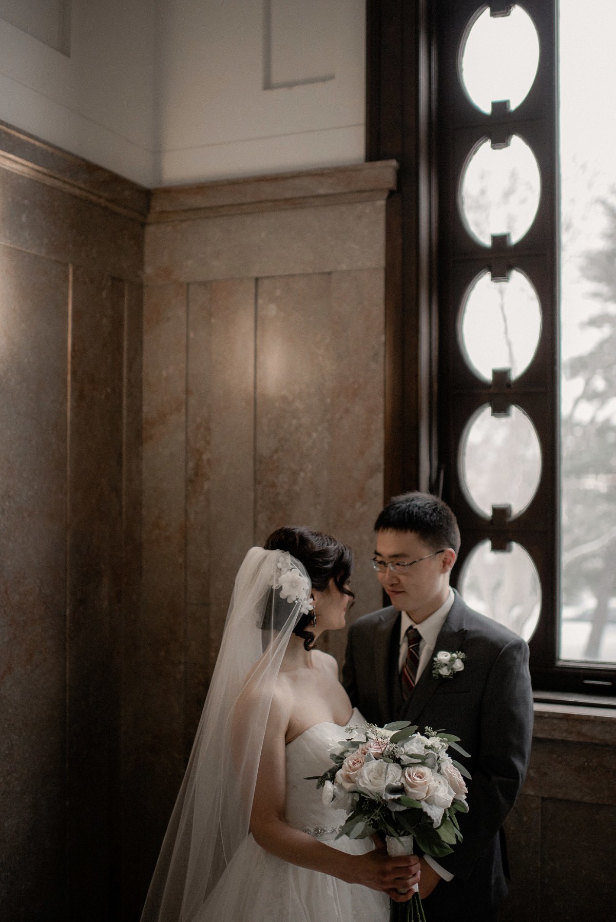 Baraboo Winter Wedding in Baraboo Court House