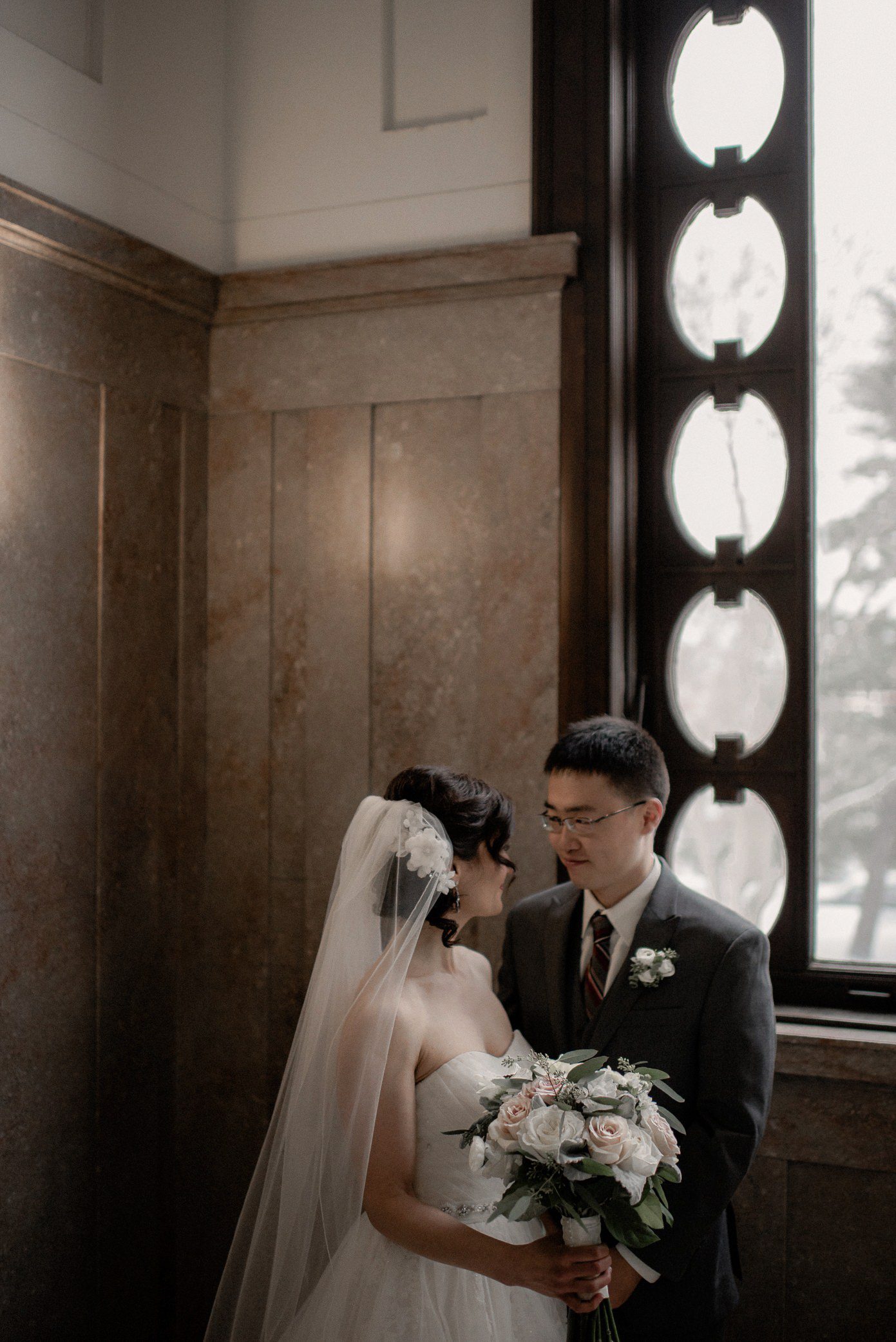 Baraboo Winter Wedding in Baraboo Court House