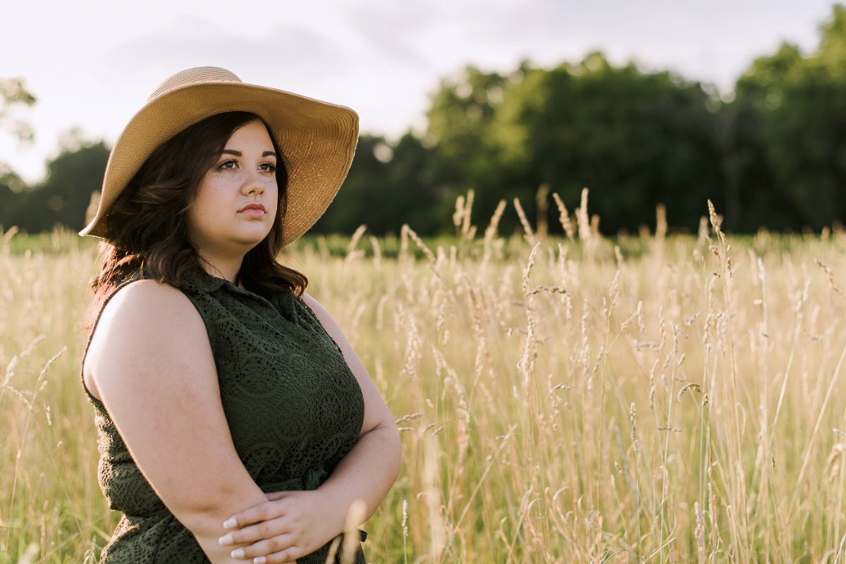 Portraits in golden grass