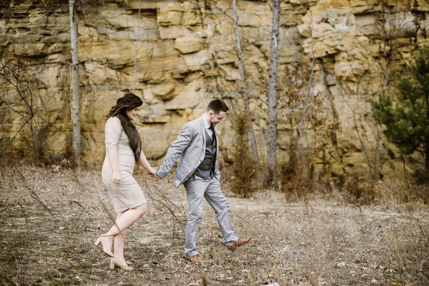 Wisconsin Dells wedding portraits new cliffs.