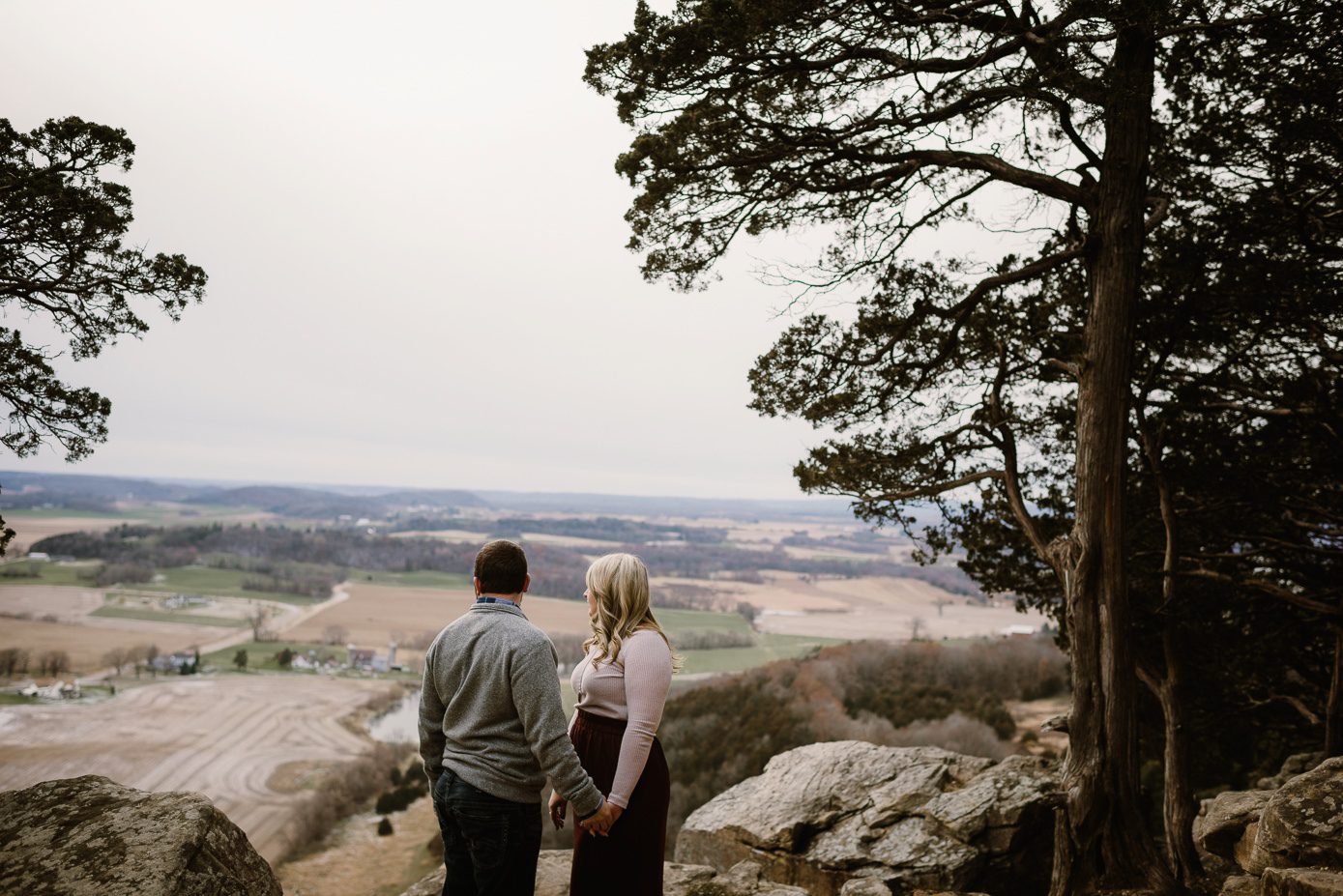 Madison Wedding Photographer-Gibraltar Rock fall engagement session-Wisconsin engagement photos