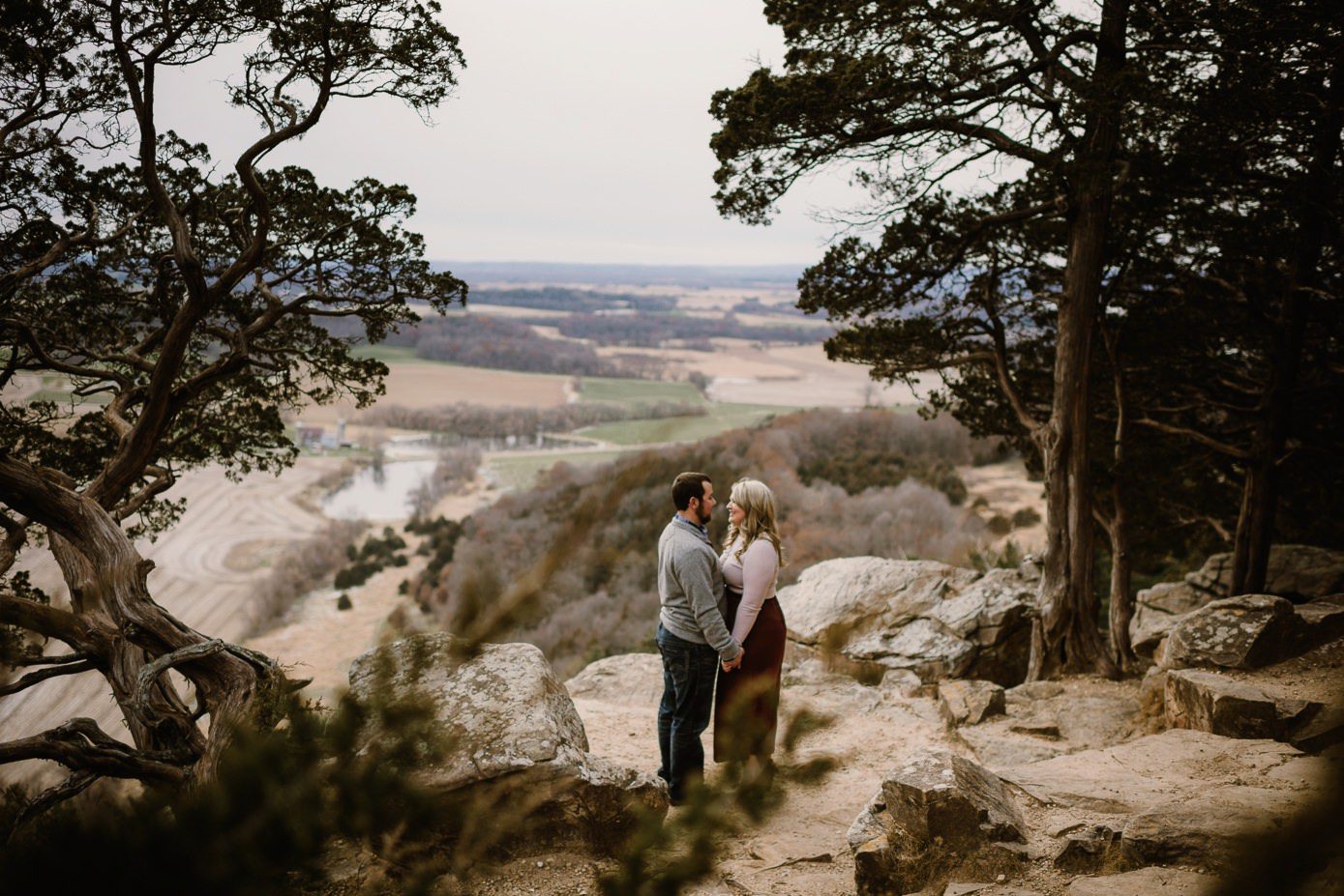 Madison Wedding Photographer-Gibraltar Rock fall engagement session-Wisconsin engagement photos