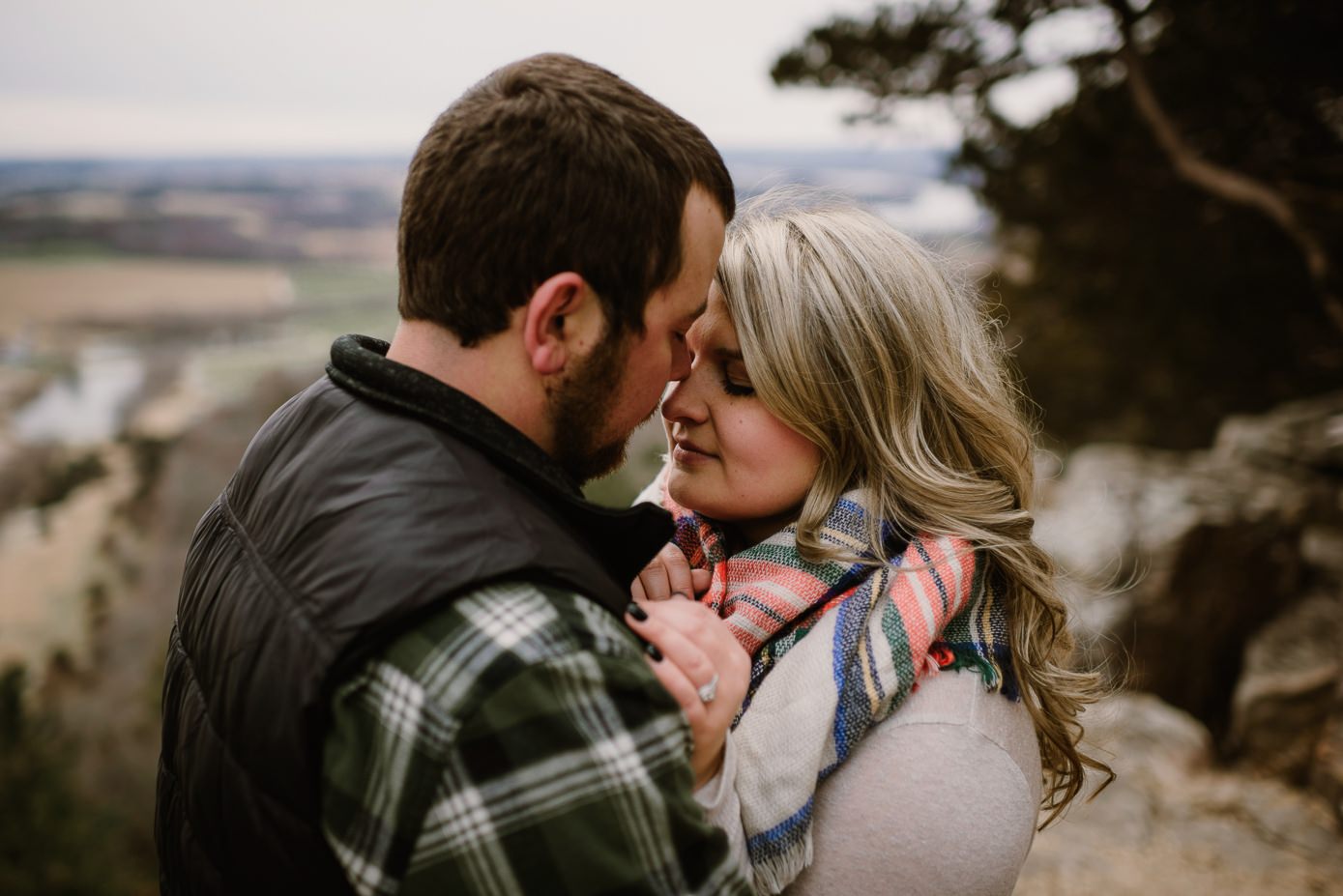 Madison Wedding Photographer-Gibraltar Rock fall engagement session-Wisconsin engagement photos