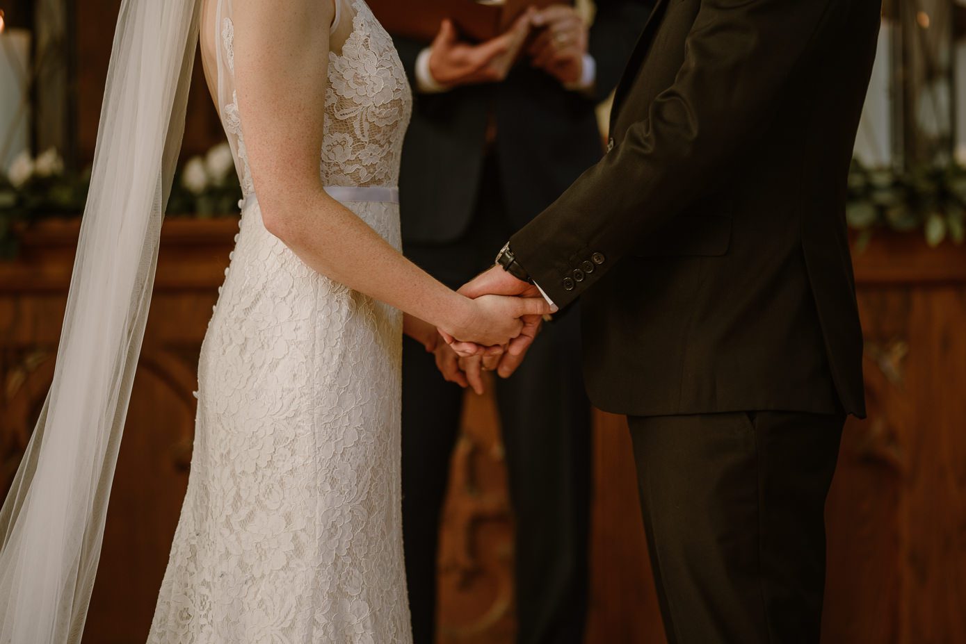 Oak Hill Weddings in Apple River - Kate Senger Photography