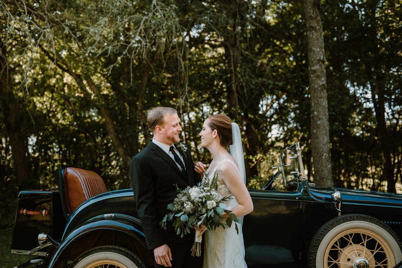 Oak Hill Weddings in Apple River - Kate Senger Photography
