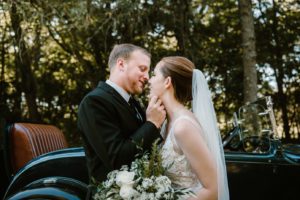 Oak Hill Weddings in Apple River - Kate Senger Photography