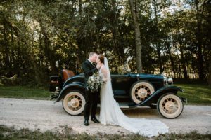 Oak Hill Weddings in Apple River - Kate Senger Photography
