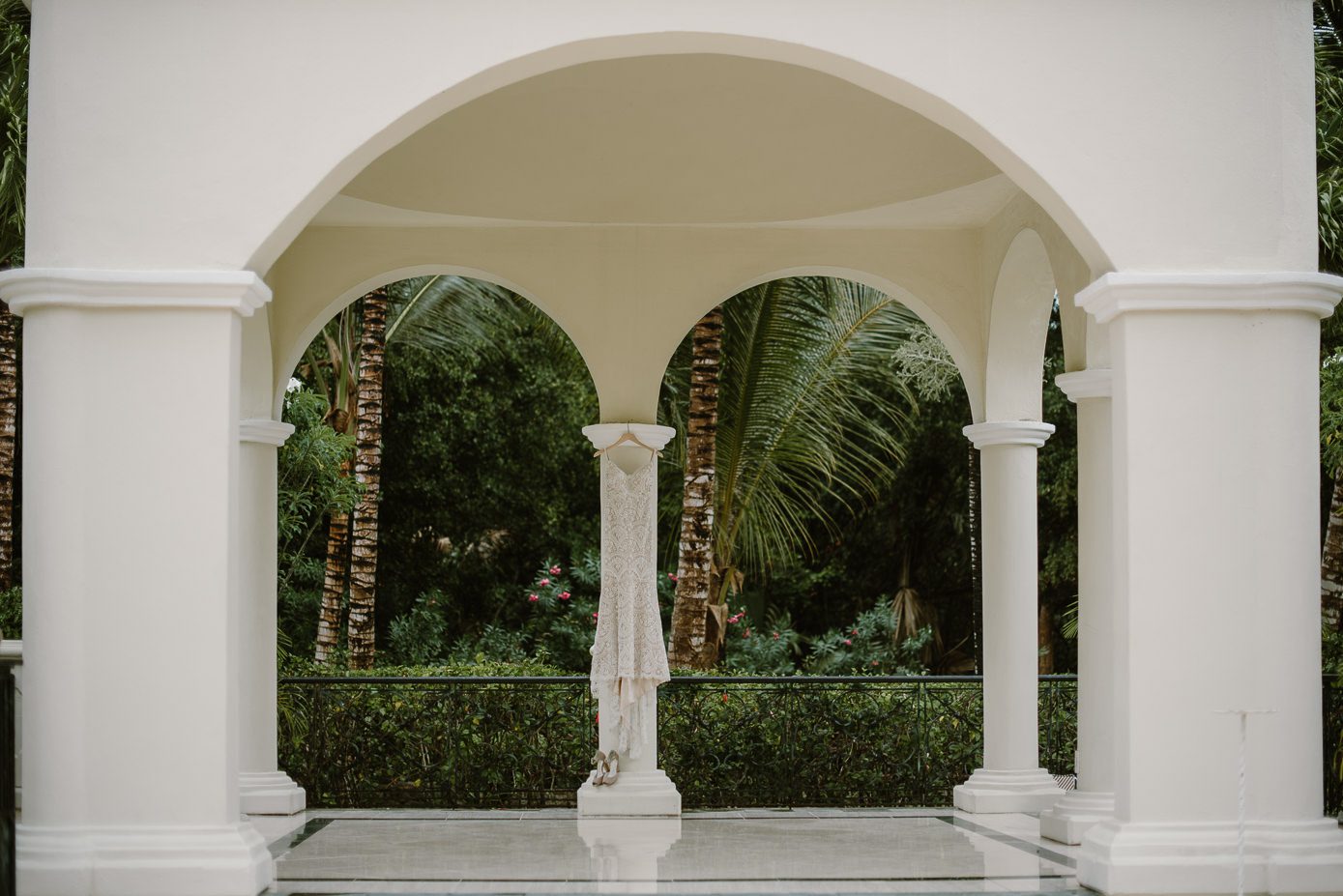Tropical elopement at Huracan Cafe in Bavaro