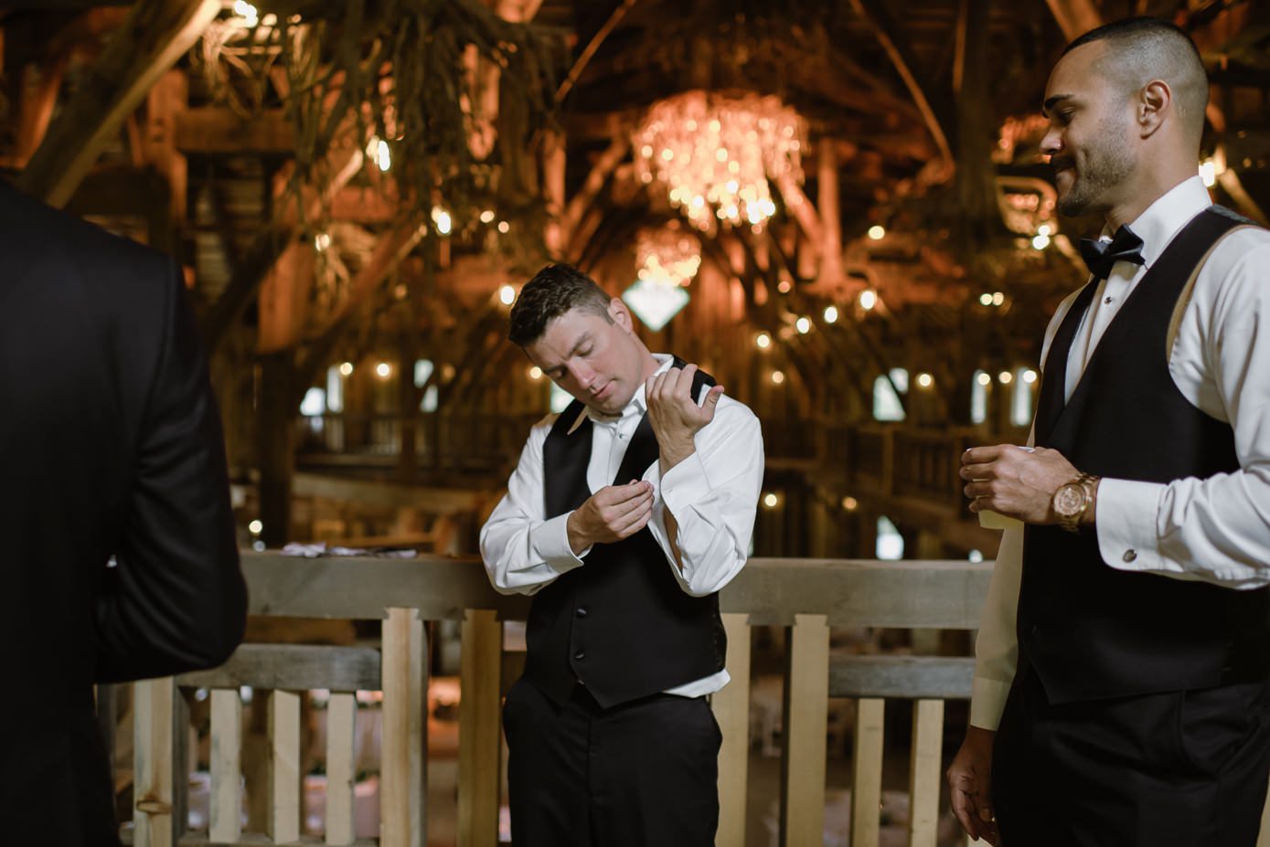 Wisconsin Dells Wedding Swan Barn