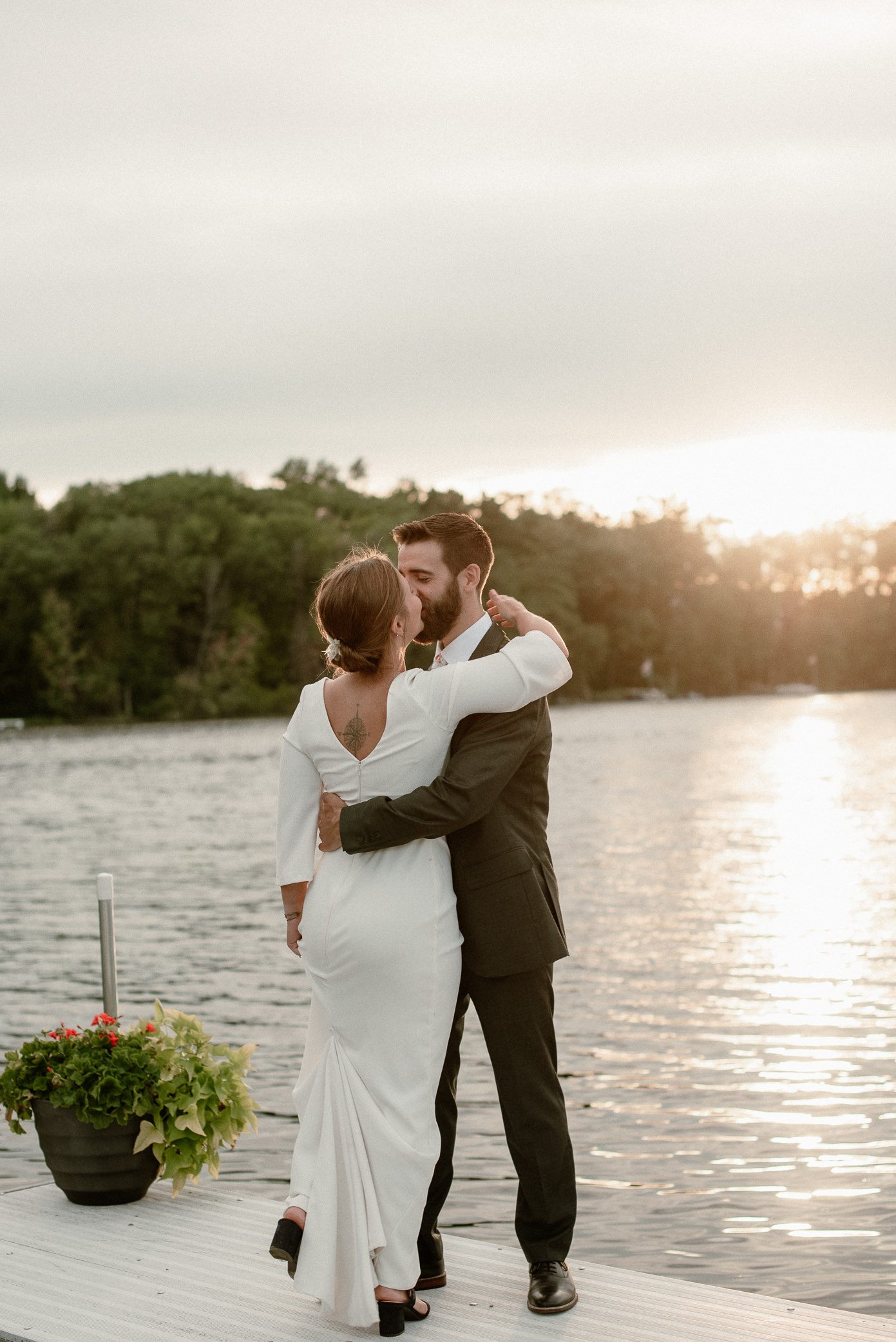 Bride and groom photo by Gilas Lake at sunset