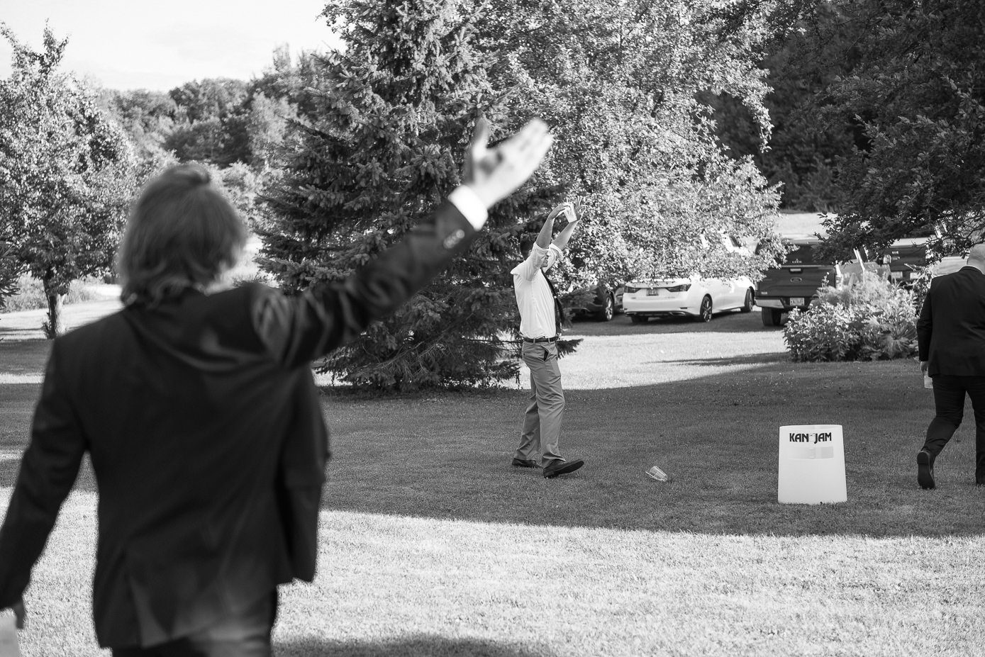 Backyard games for wedding guests to enjoy